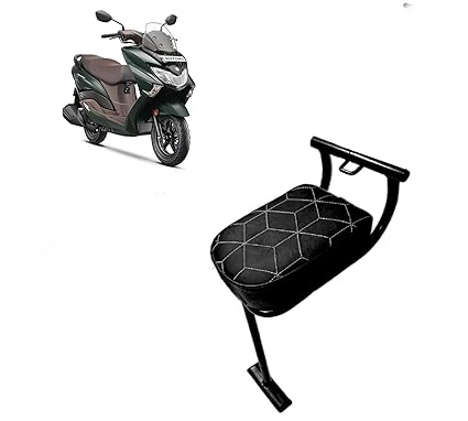 Auto Pearl folding baby car seat with visible stitching and polyester fabric