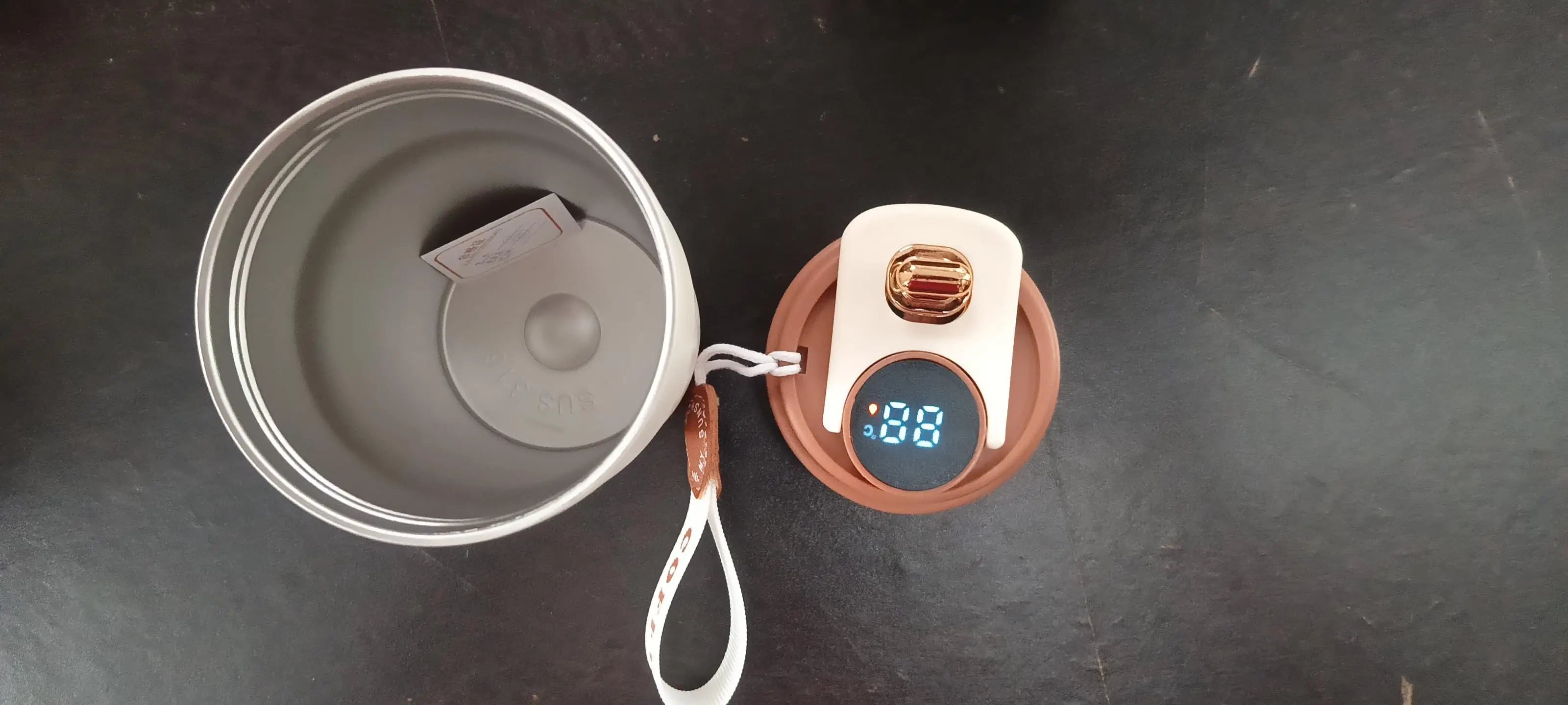 LED Temperature Display Coffee Cup with Stainless Steel Interior