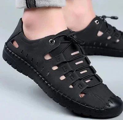 Mens casual shoes with black rubber sole and brown PU inner lining